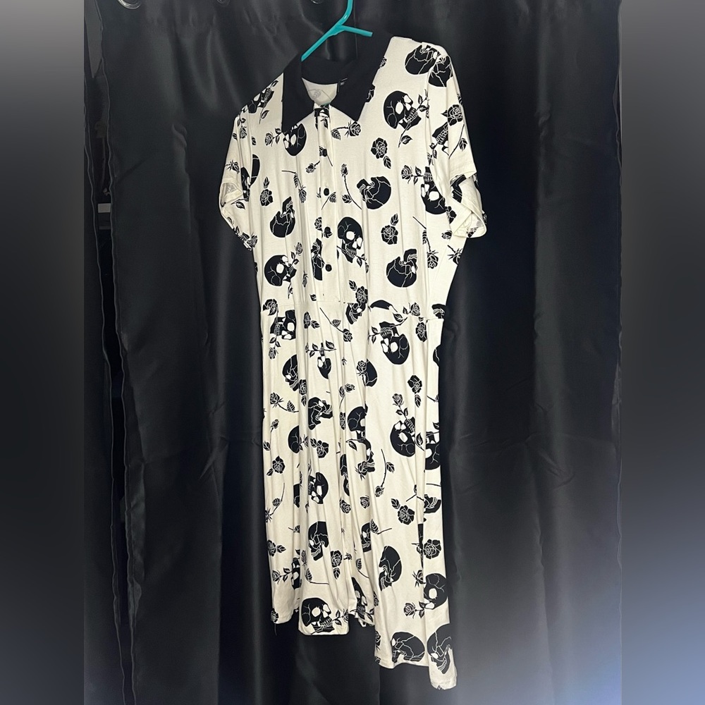 NWOT Midnight Hour skull dress